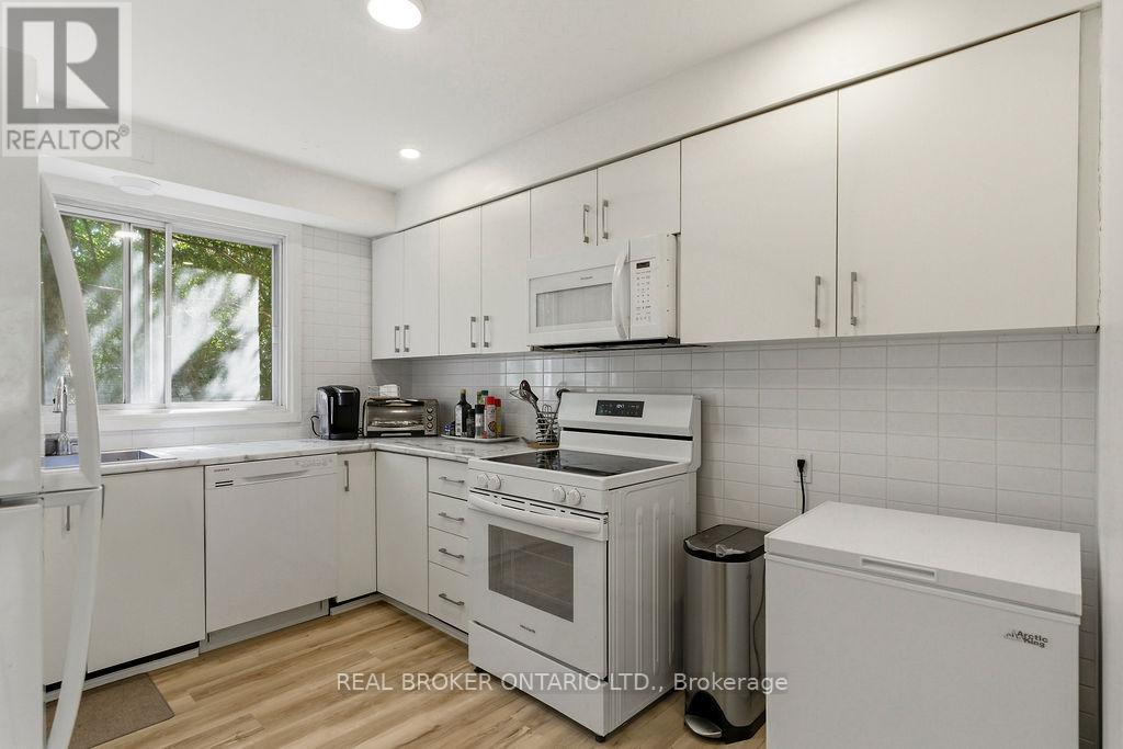 3 Bed, 1 Bath Multi-Family for Rent in Ottawa – #1 – 2187 PLESSER STREET, Ottawa – MLS# X13491236 - Image 15