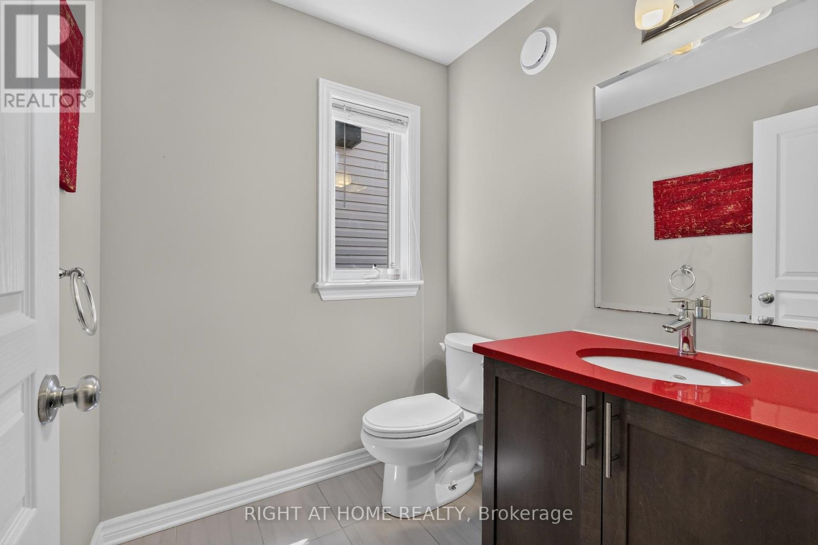 3 Bed, 4 Bath House for Sale in Ottawa – 207 MARETH WAY, Ottawa – MLS# X13491282 - Image 17