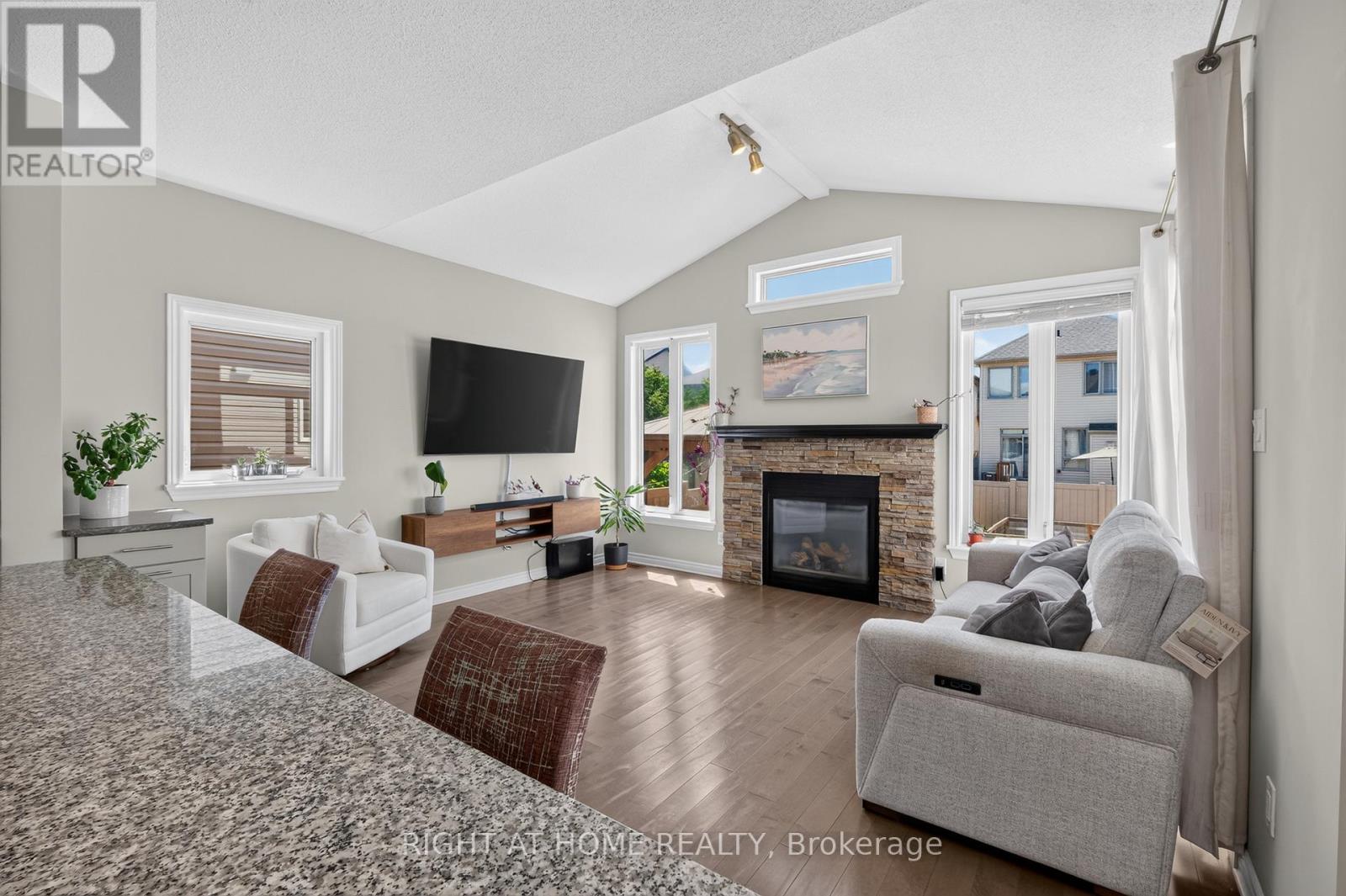 3 Bed, 4 Bath House for Sale in Ottawa – 207 MARETH WAY, Ottawa – MLS# X13491282 - Image 9
