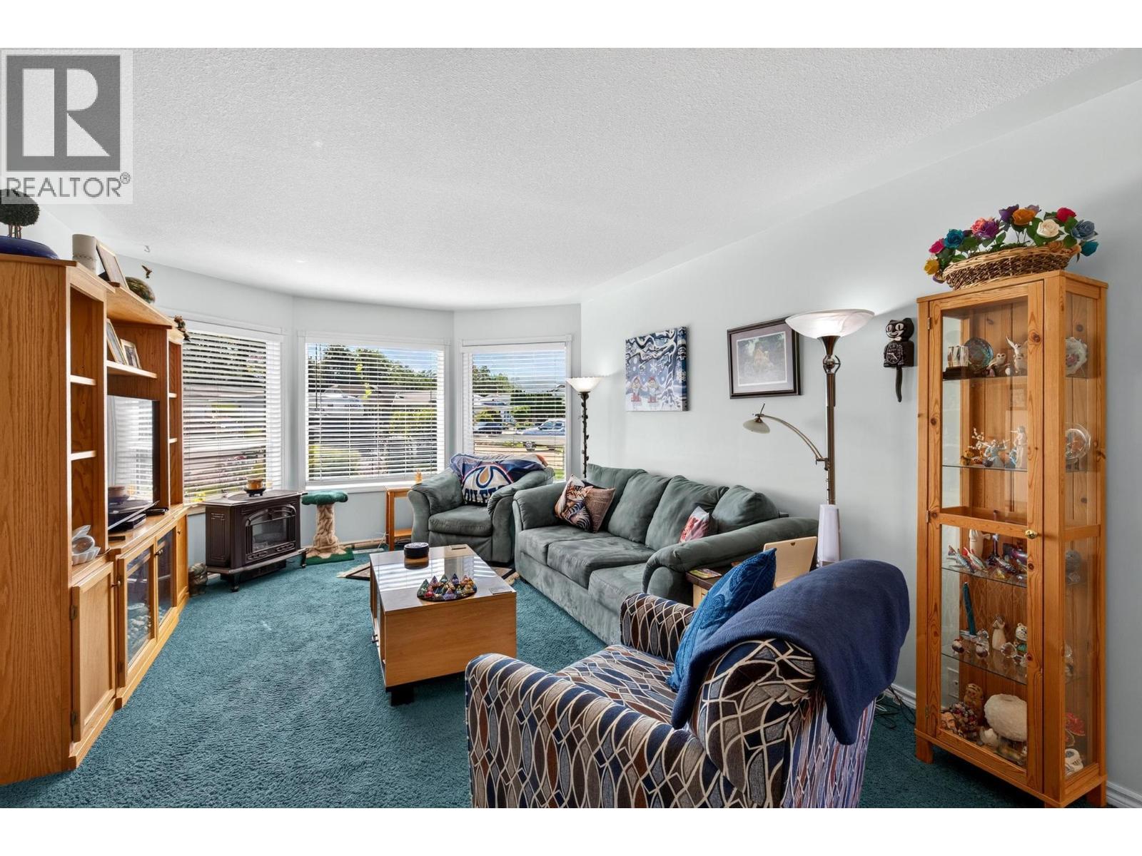 402 Houghton Court, Kelowna