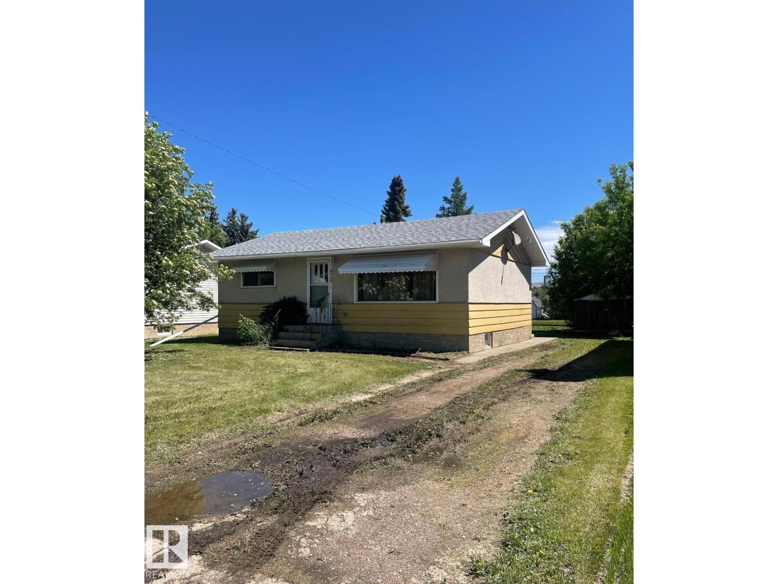 5713 55 ST - 1