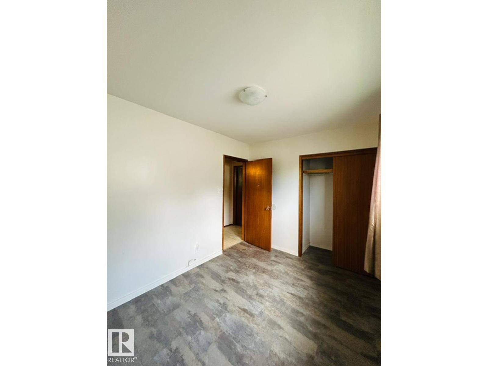 5713 55 ST - 11