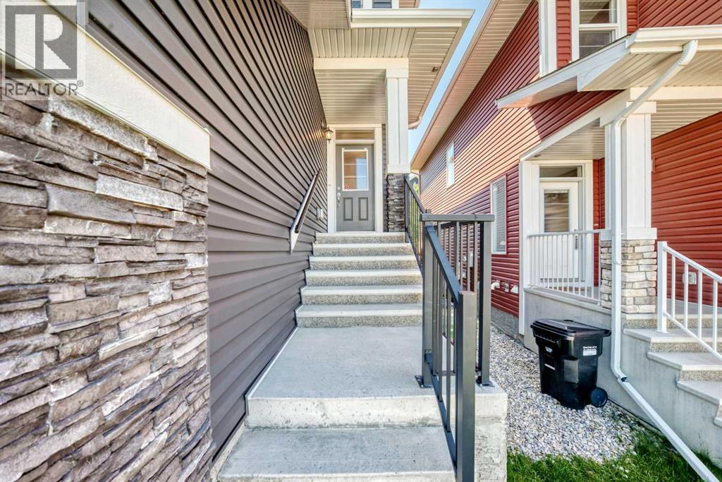 110 Crestbrook Way SW - photo 2