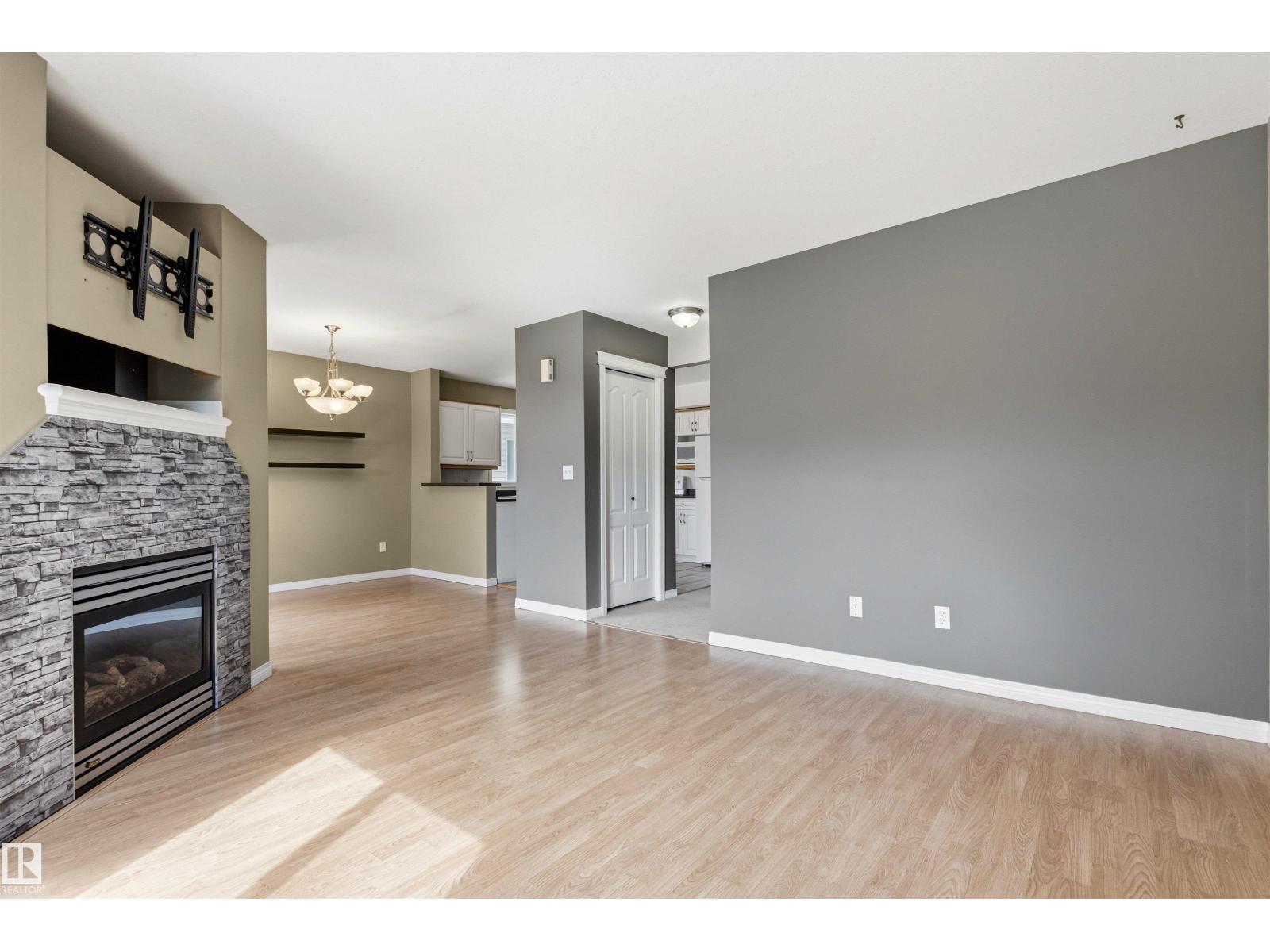 #19 2505 42 ST NW - 10