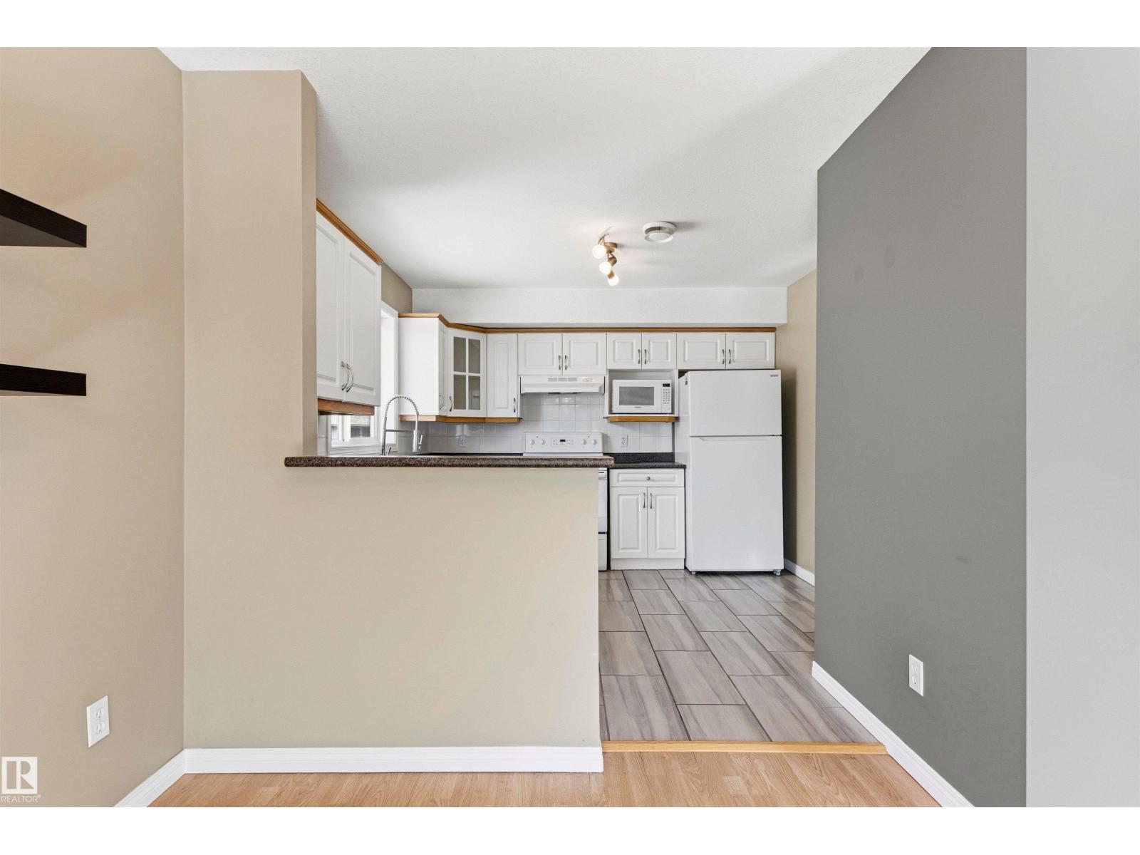 #19 2505 42 ST NW - 21