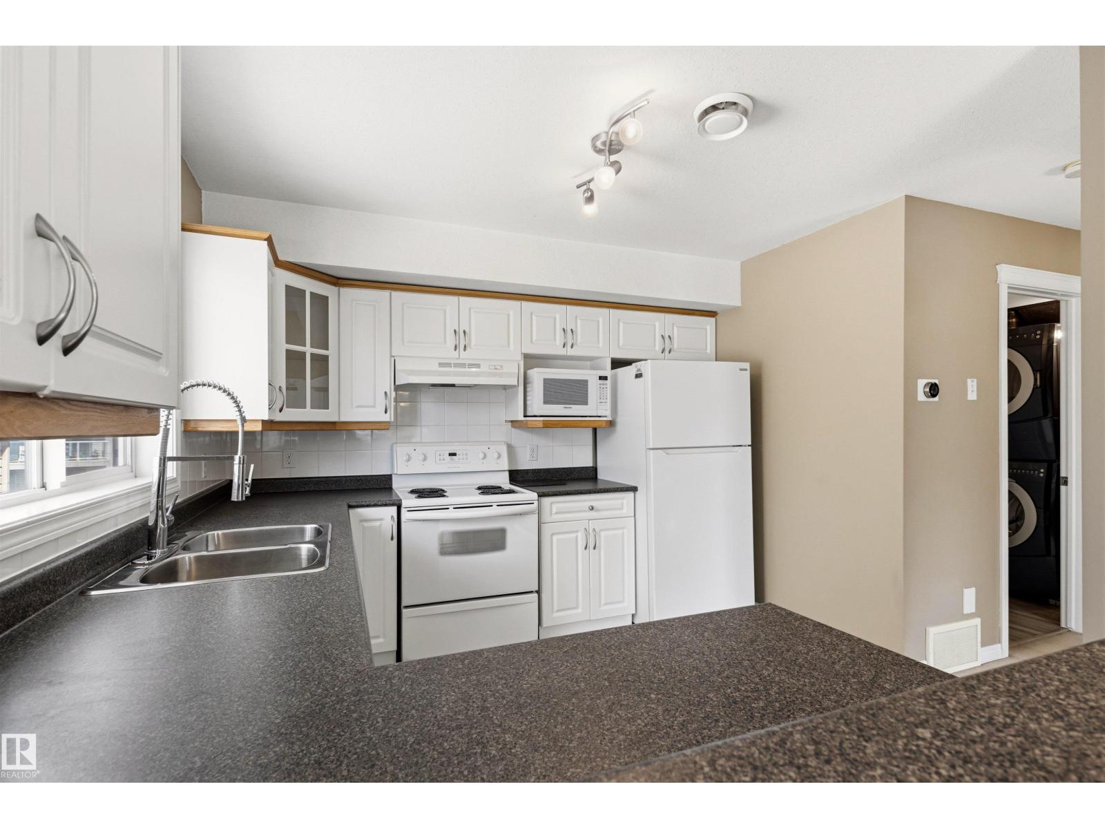 #19 2505 42 ST NW - 23