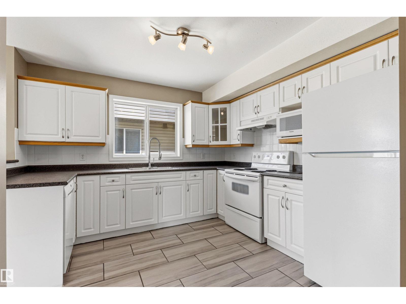 #19 2505 42 ST NW - 25