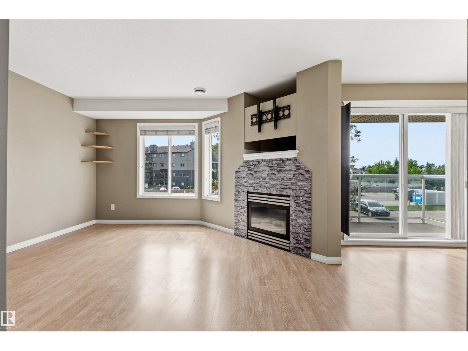 #19 2505 42 ST NW - 4