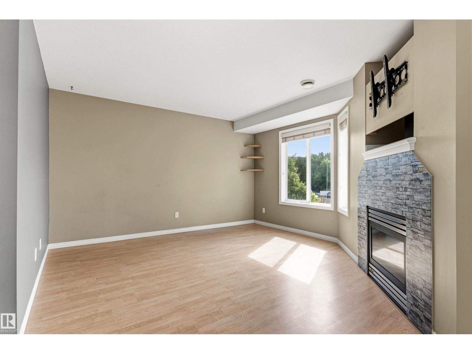 #19 2505 42 ST NW - 6