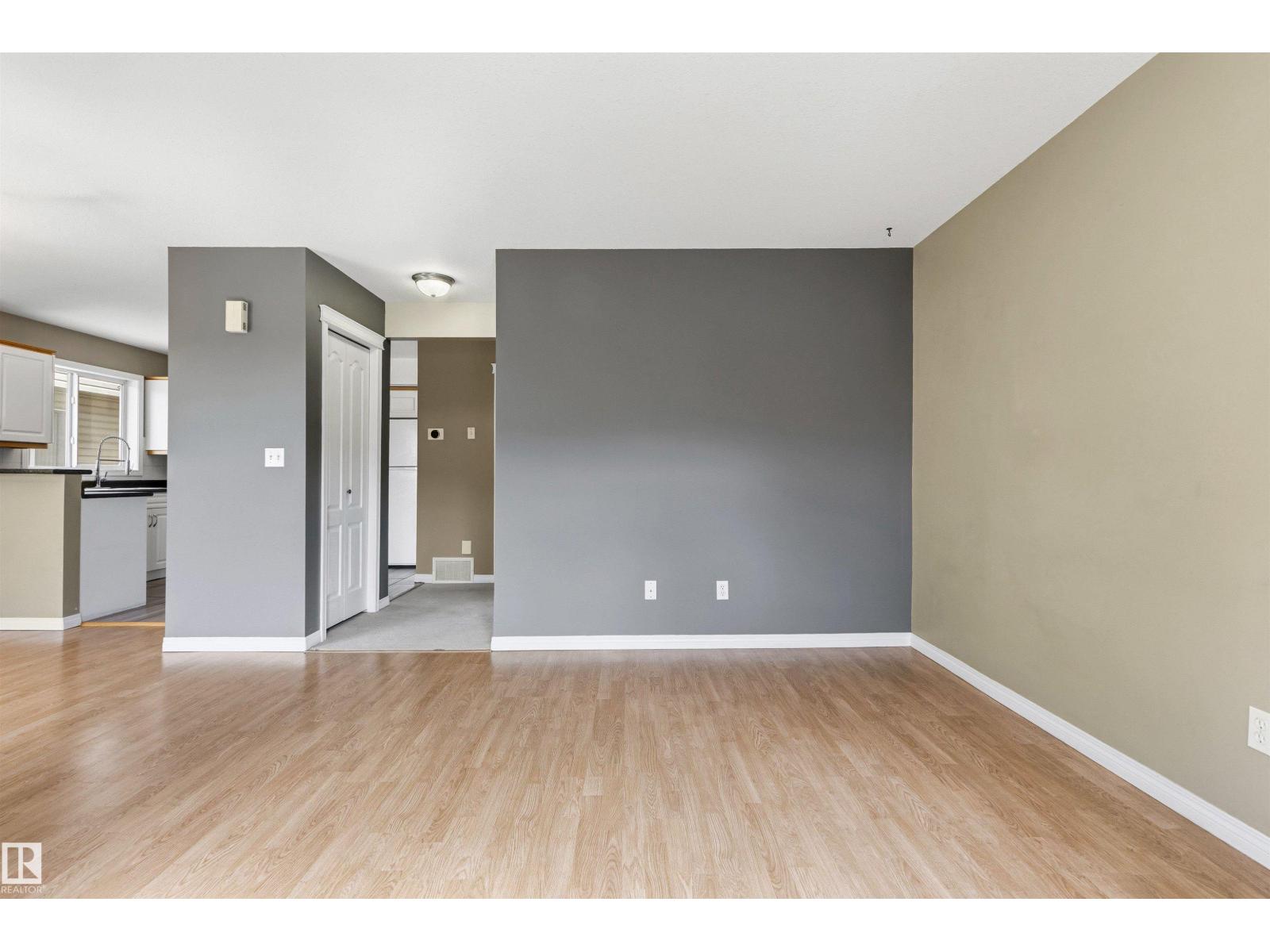 #19 2505 42 ST NW - 9
