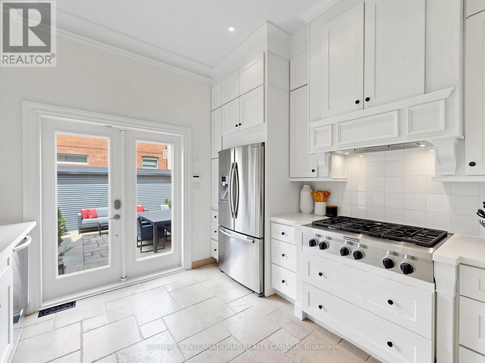 328 WELLESLEY STREET E - 17