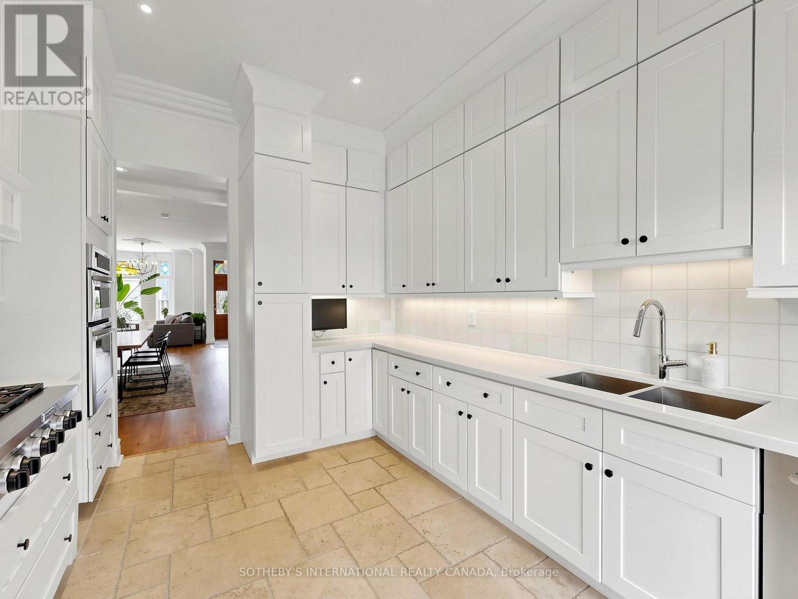 328 WELLESLEY STREET E - 20