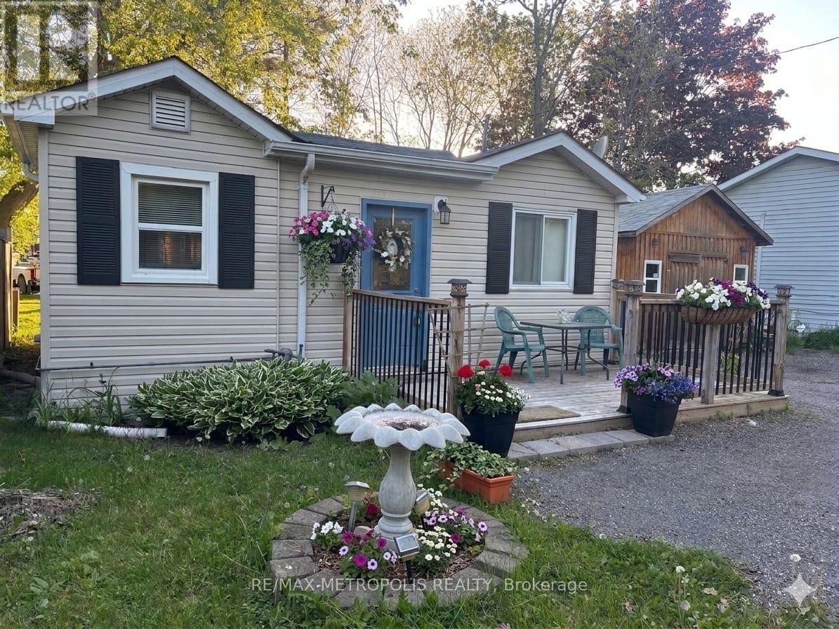 28 & 30 THOMPSON DRIVE - 1