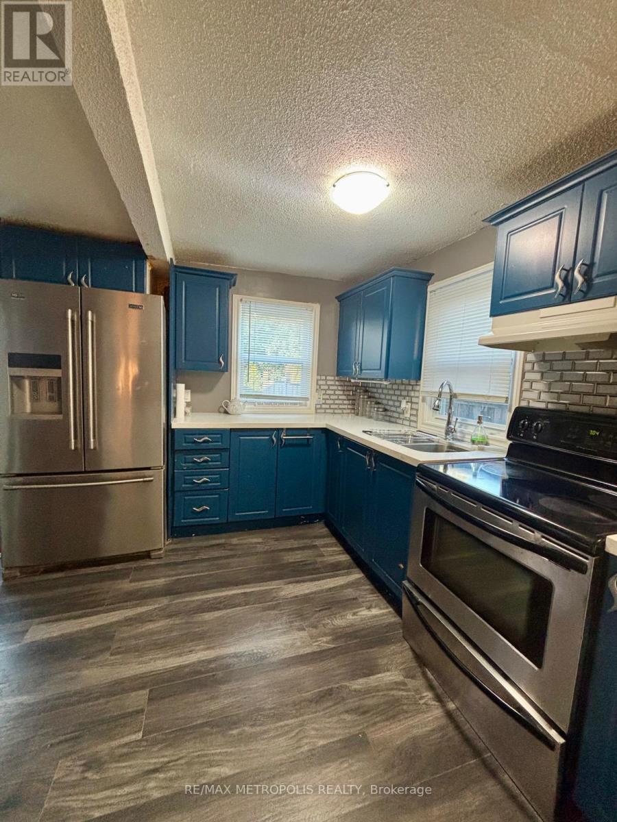 28 & 30 THOMPSON DRIVE - 13