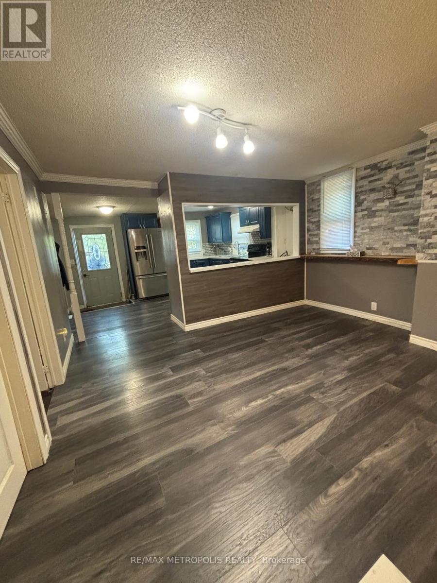 28 & 30 THOMPSON DRIVE - 14