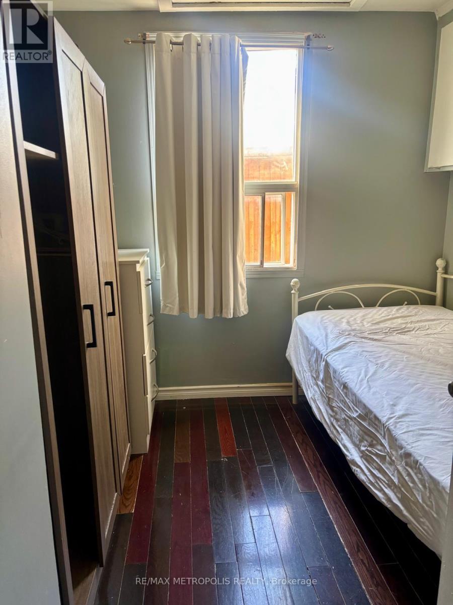 28 & 30 THOMPSON DRIVE - 5