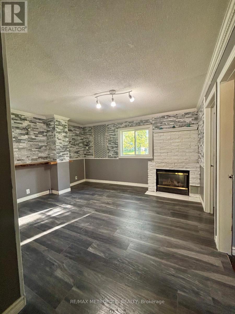 28 & 30 THOMPSON DRIVE - 8