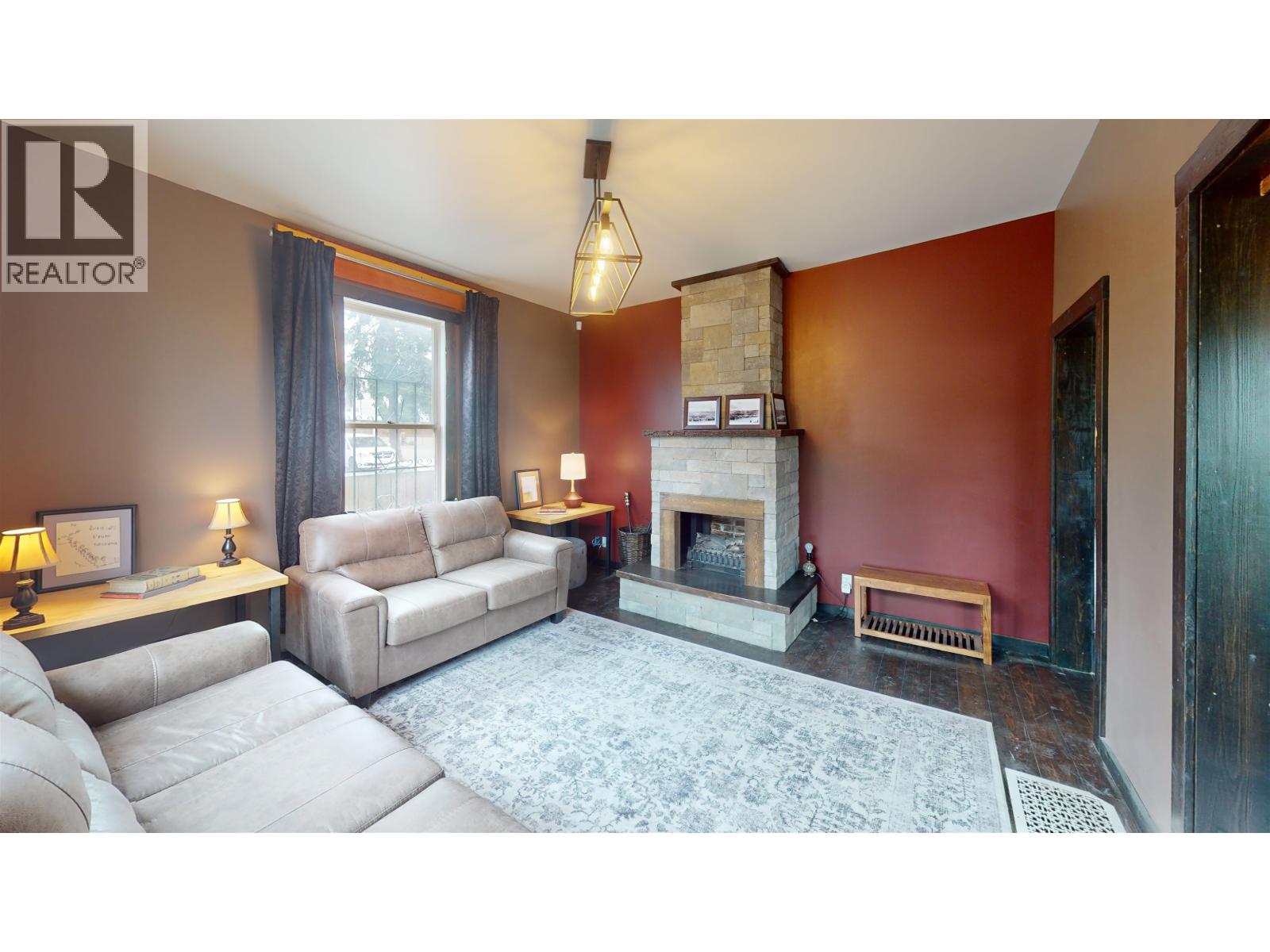 558 FRONT STREET - 14