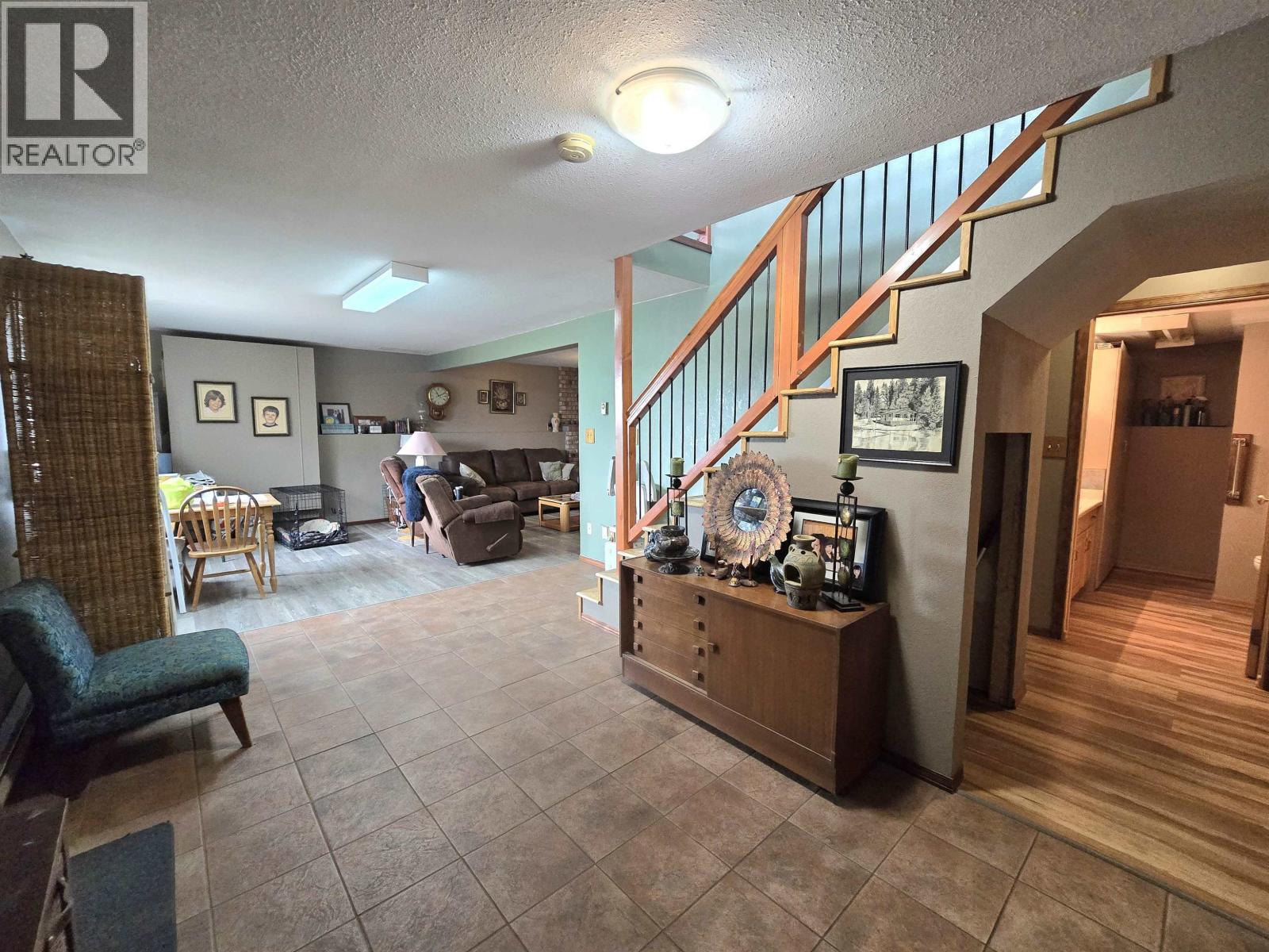 6072 LAKESHORE DRIVE, Horse Lake