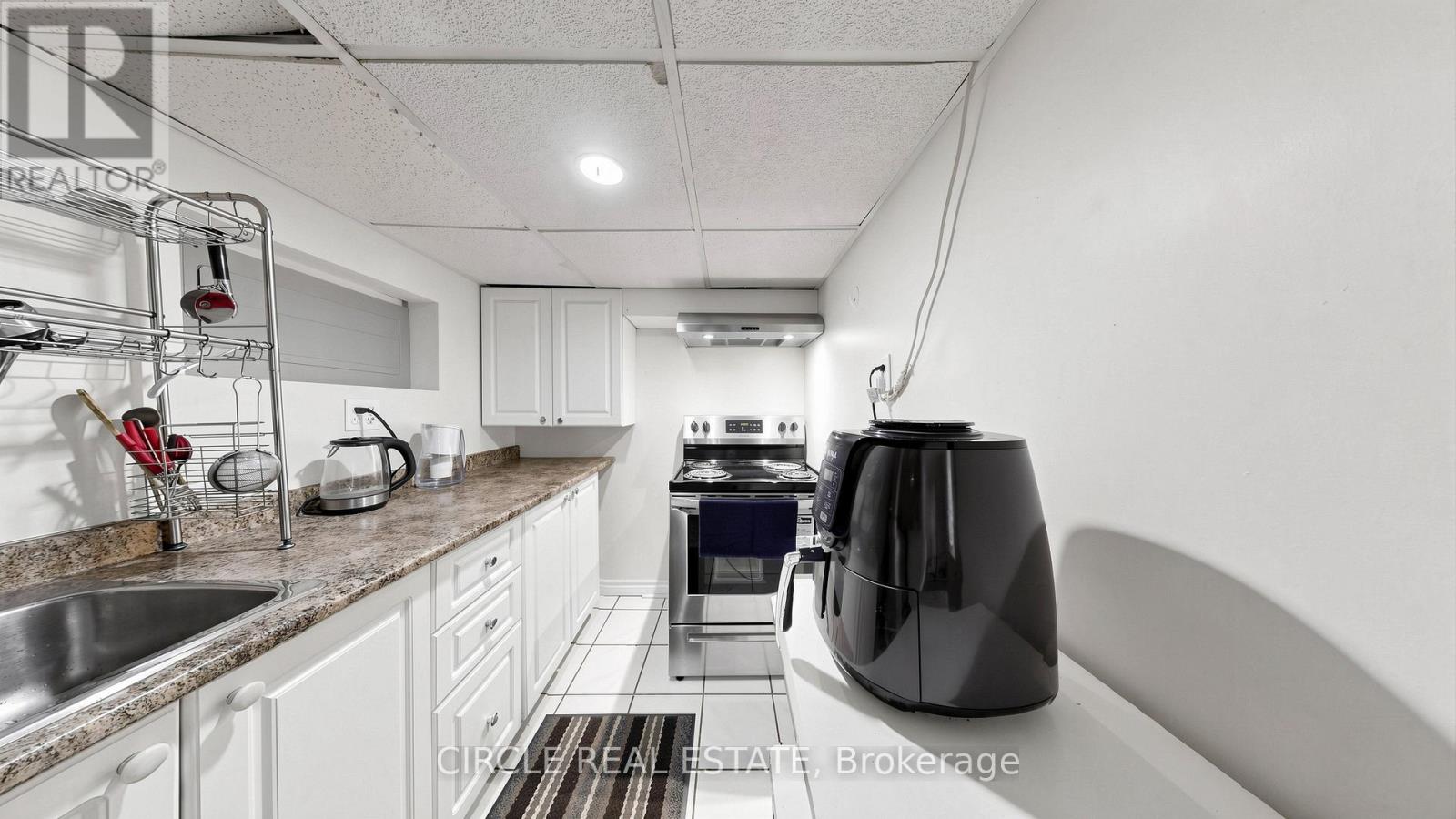 3815 FREEMAN TERRACE - 38
