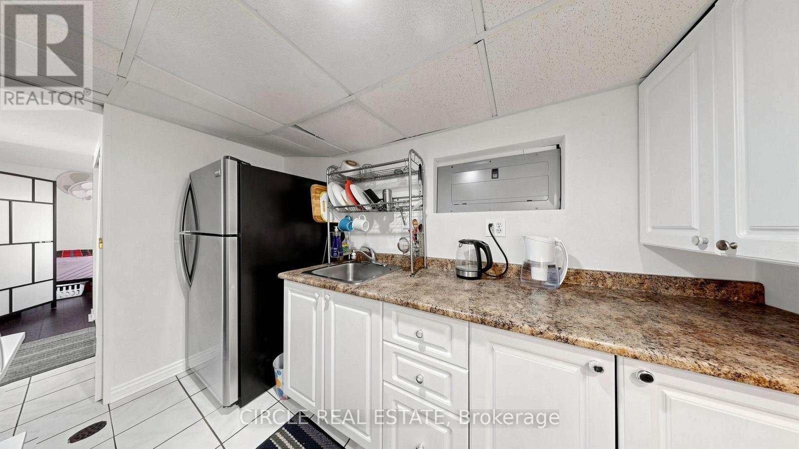 3815 FREEMAN TERRACE - 40