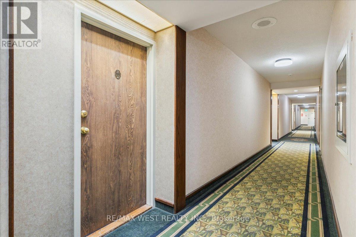 #905 26 HANOVER ROAD - 4