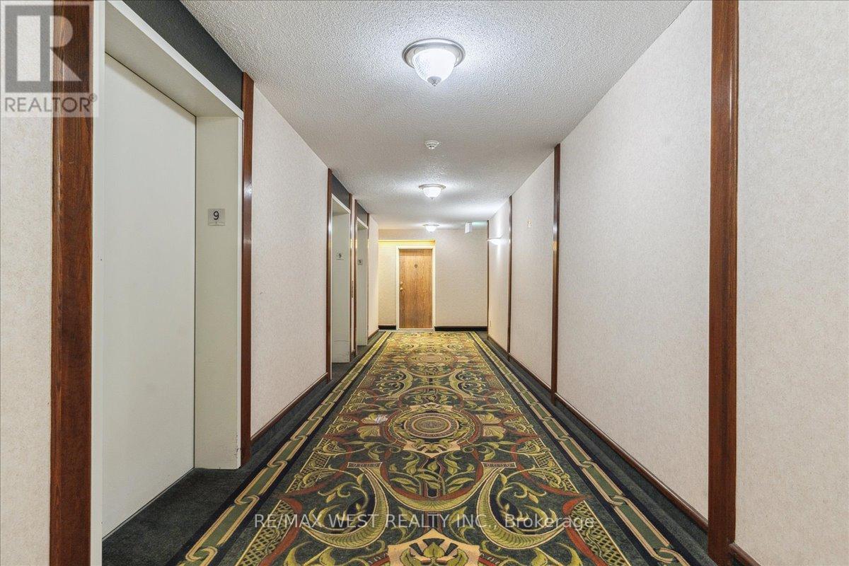 #905 26 HANOVER ROAD - 5
