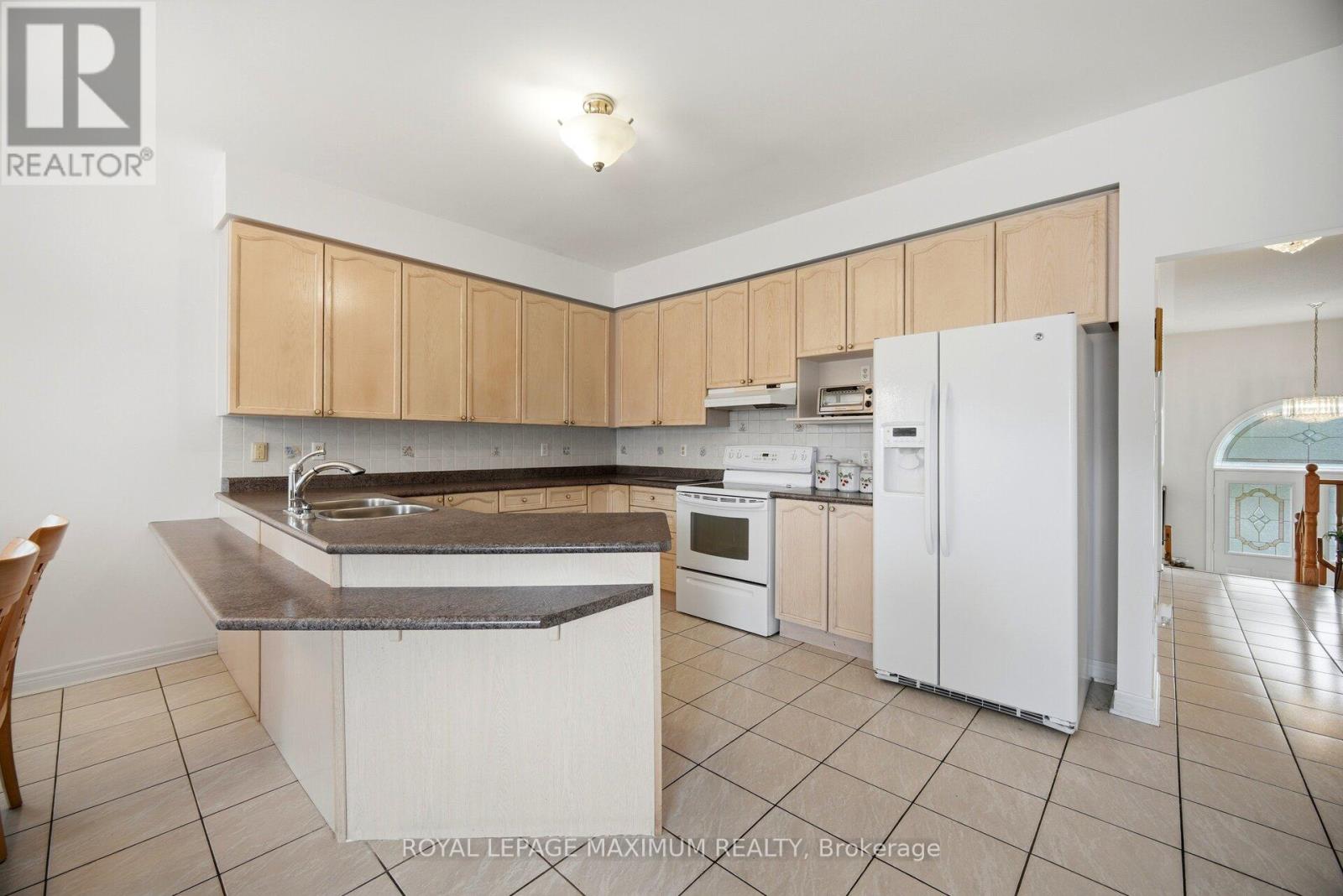 34 KIRKWOOD CRESCENT - 12