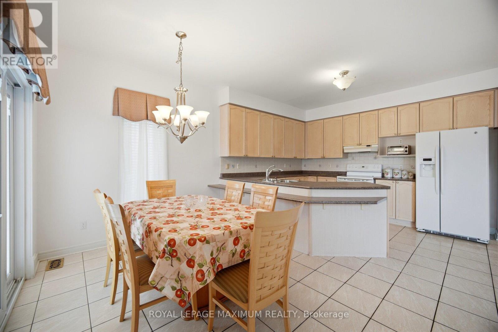 34 KIRKWOOD CRESCENT - 17
