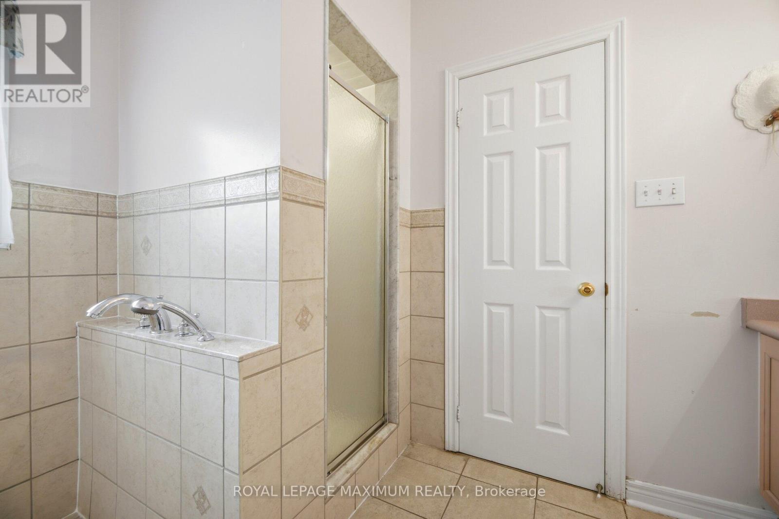 34 KIRKWOOD CRESCENT - 23
