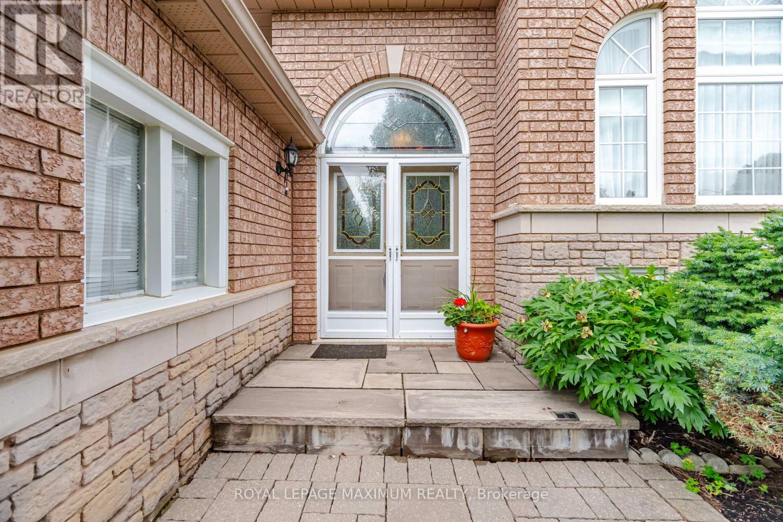 34 KIRKWOOD CRESCENT - 3