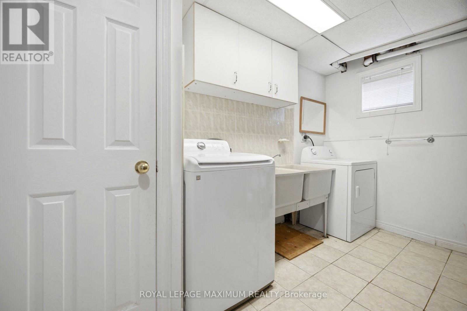 34 KIRKWOOD CRESCENT - 41