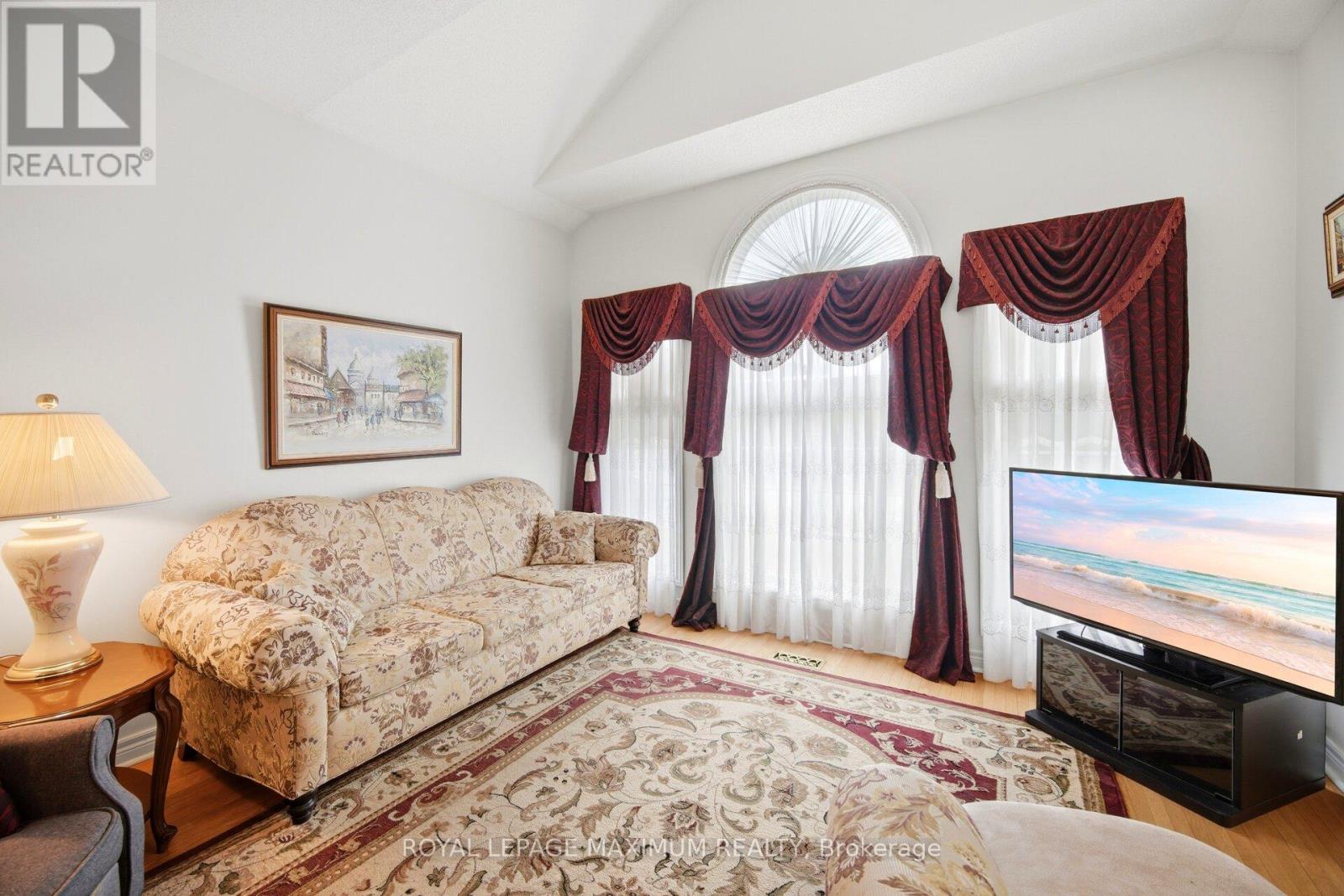 34 KIRKWOOD CRESCENT - 7