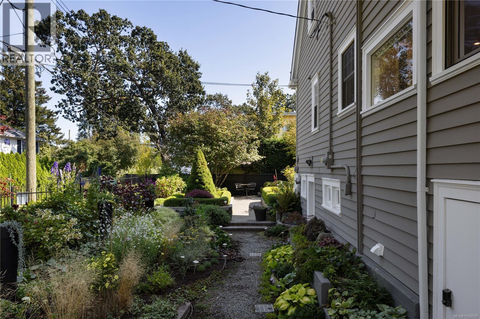 2655 Shady Lane - 51