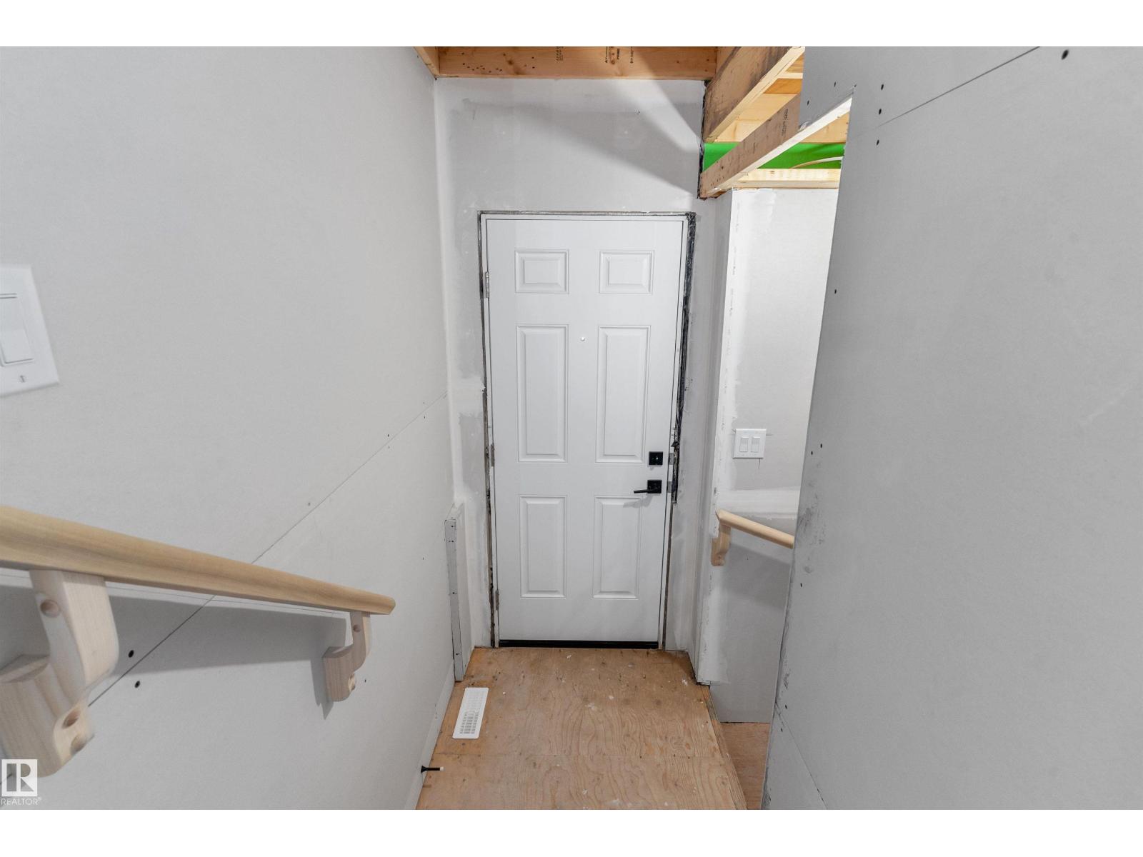 20707 40 AV NW - 40