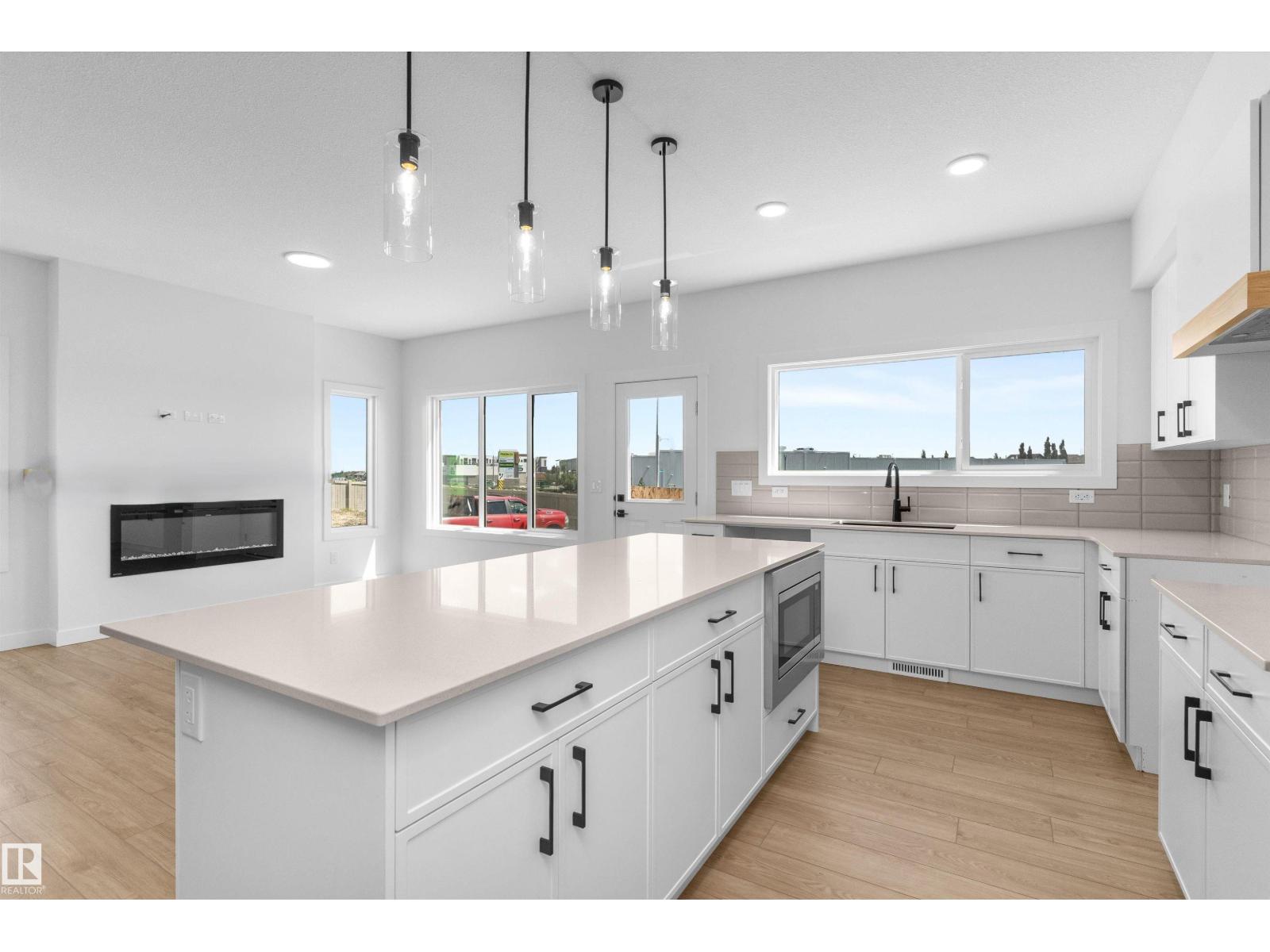 20707 40 AV NW - 13