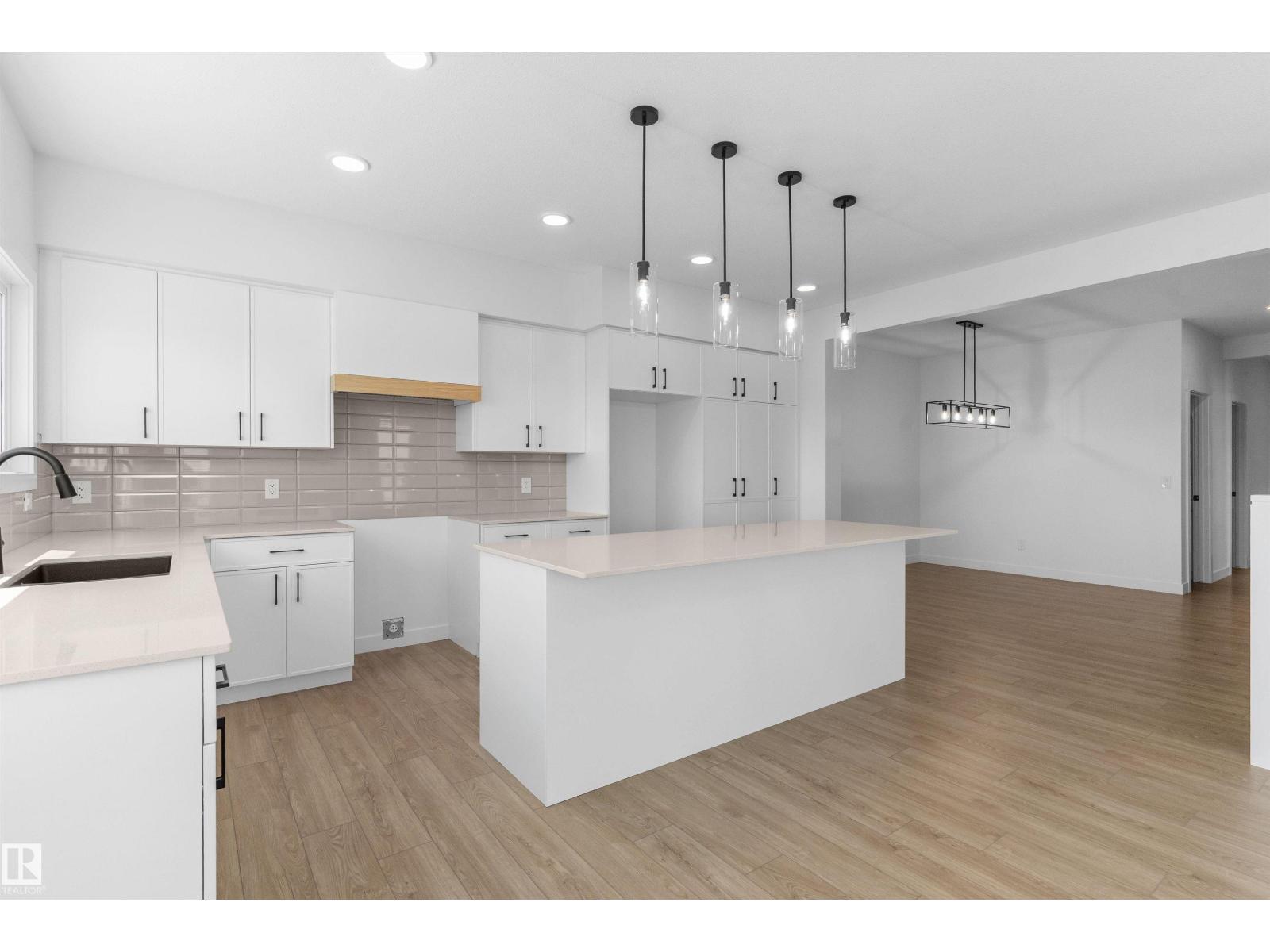20707 40 AV NW - 8