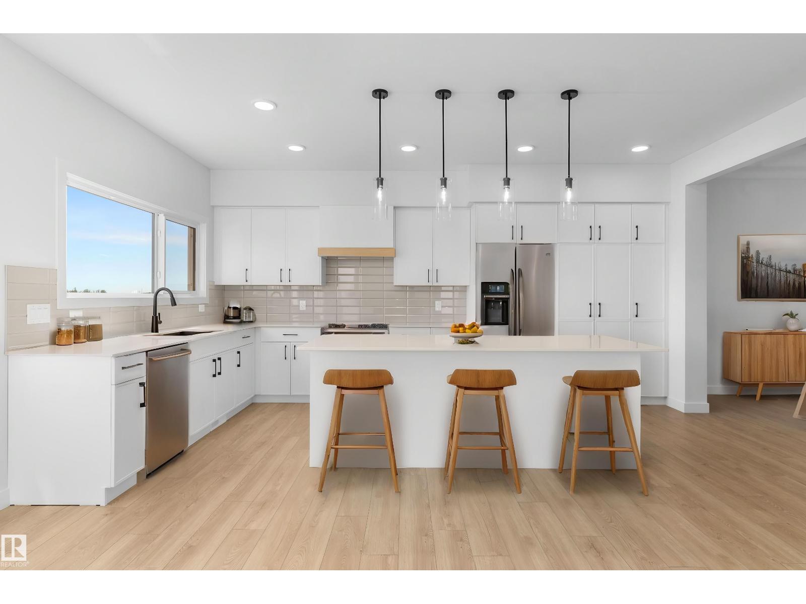 20707 40 AV NW - 10