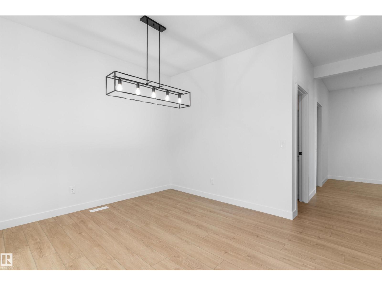 20707 40 AV NW — photo 14