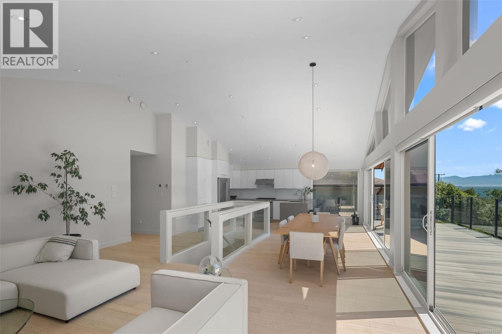  321 Foul Bay Road, Oak Bay