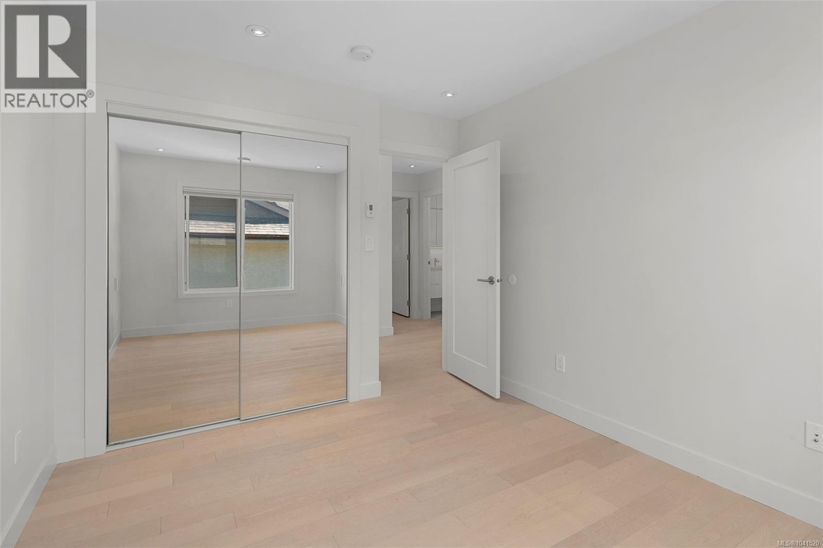  321 Foul Bay Road, Oak Bay