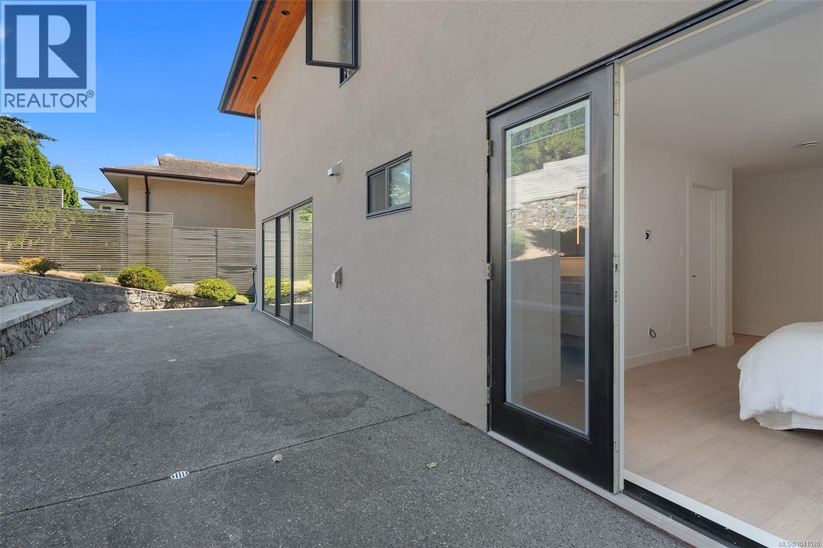  321 Foul Bay Road, Oak Bay