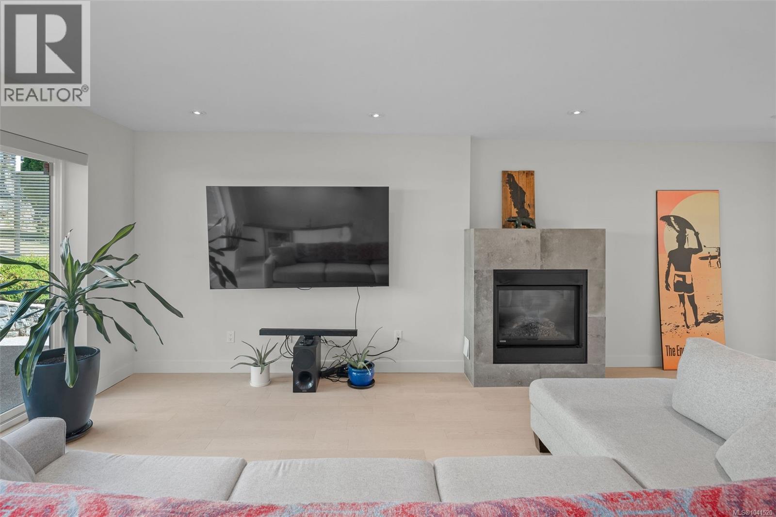  321 Foul Bay Road, Oak Bay
