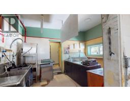 1999 Second Avenue, Rossland, BC V0G1Y0 Photo 20