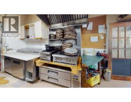 1999 Second Avenue, Rossland, BC V0G1Y0 Photo 19