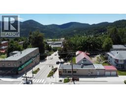 1999 Second Avenue, Rossland, BC V0G1Y0 Photo 6