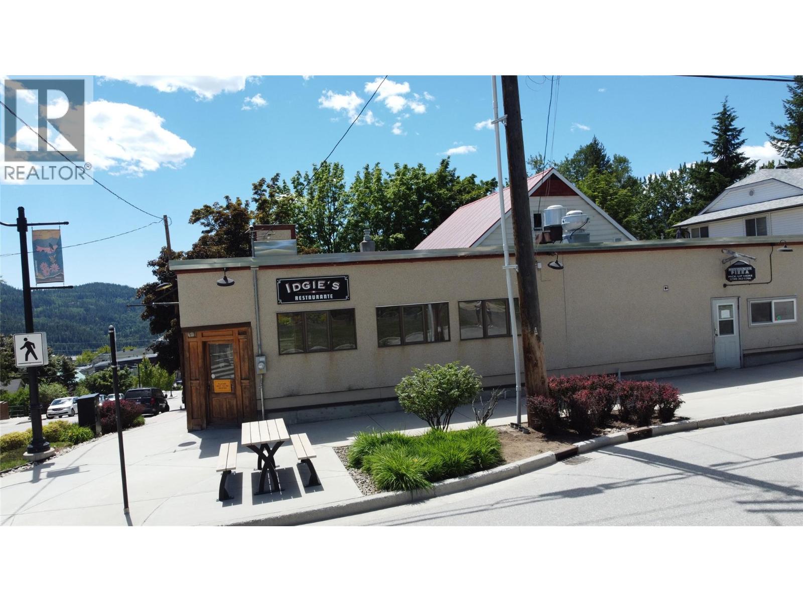 1999 Second Avenue, Rossland — photo 3