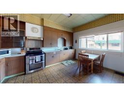 1999 Second Avenue, Rossland, BC V0G1Y0 Photo 29