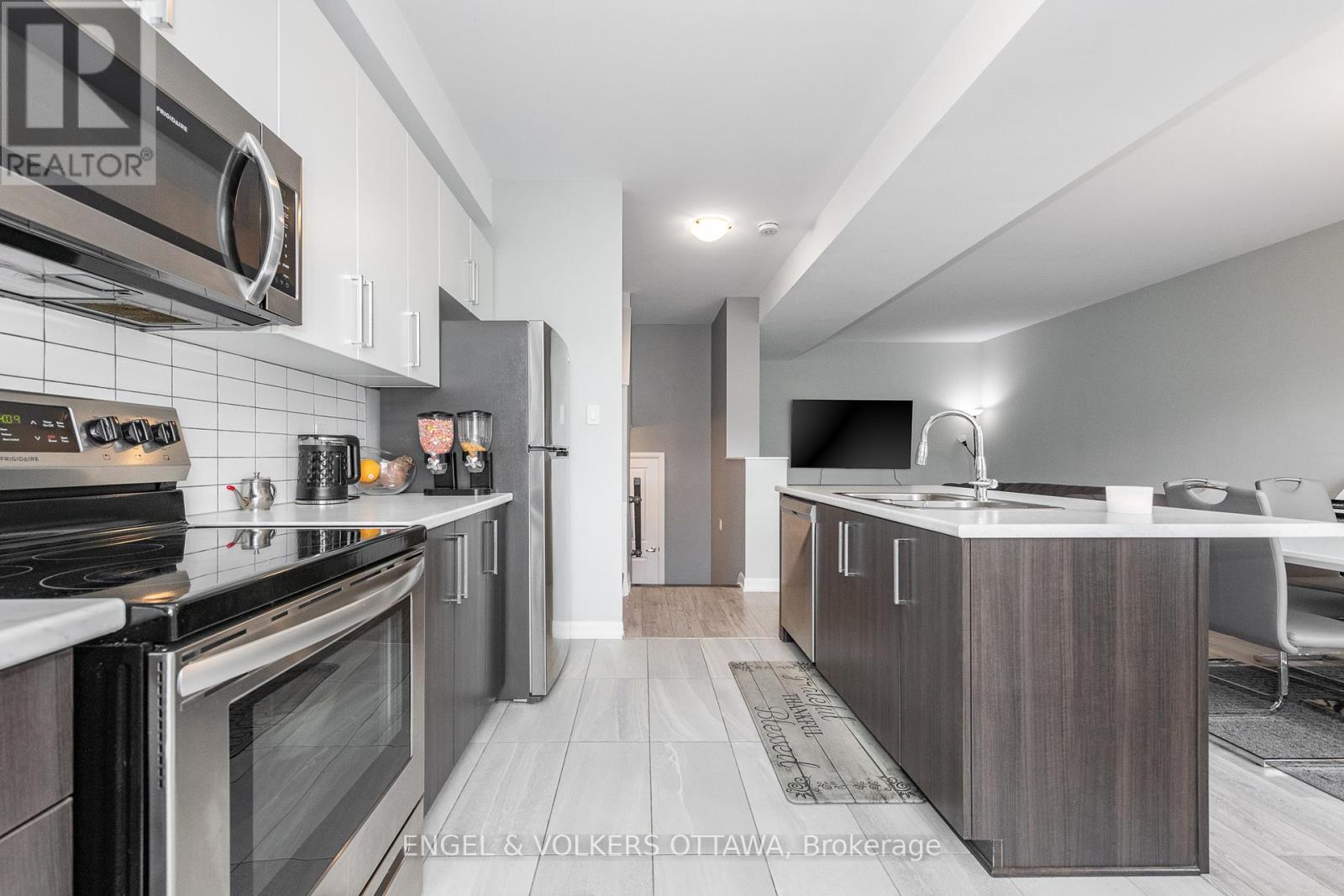 2 Bed, 2 Bath House for Sale in Ottawa – 517 GALMOY WAY, Ottawa – MLS# X13491434 - Image 20