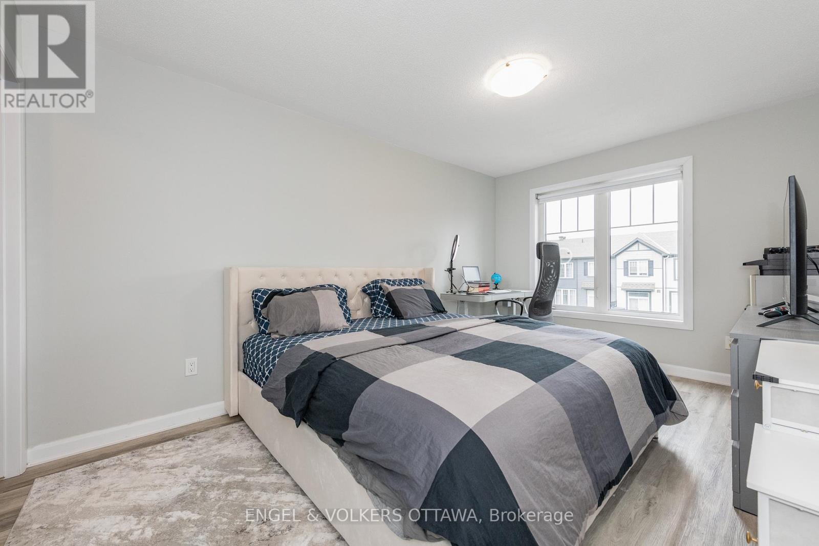 2 Bed, 2 Bath House for Sale in Ottawa – 517 GALMOY WAY, Ottawa – MLS# X13491434 - Image 21